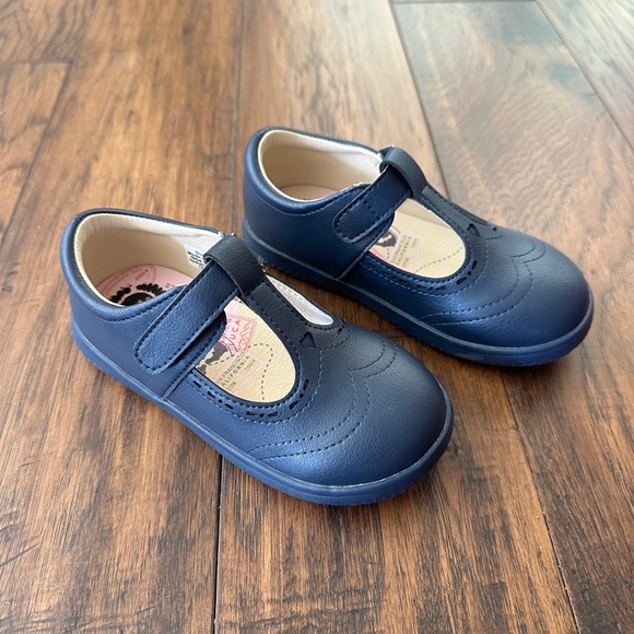 NWOT Livie and Luca Amica T-Strap Mary Janes Navy - Picture 2 of 7